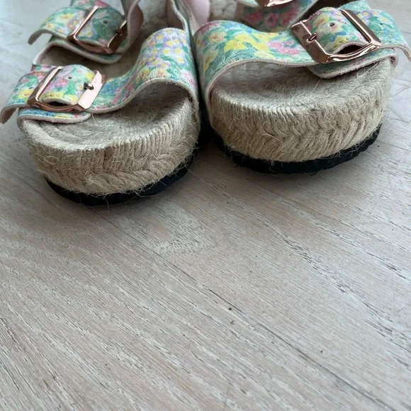 Love Shack Fancy X Manebi Nordic Floral Sandals. - Picture 15 of 17